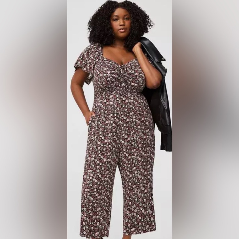 MAKE OFFER! Easy Breezy! torrid Floral Short-Sleeve Jumpsuit
